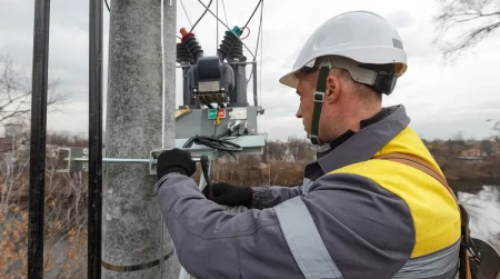 Image library / DTEK Grids’ emergency crews, restoring electricity