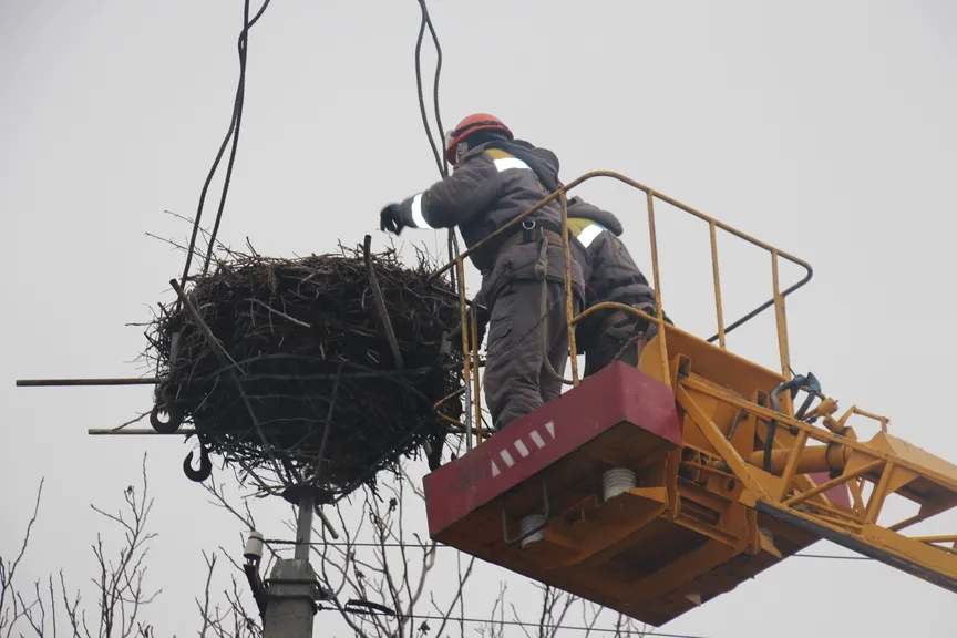 DTEK Grids’ emergency crews, restoring electricity