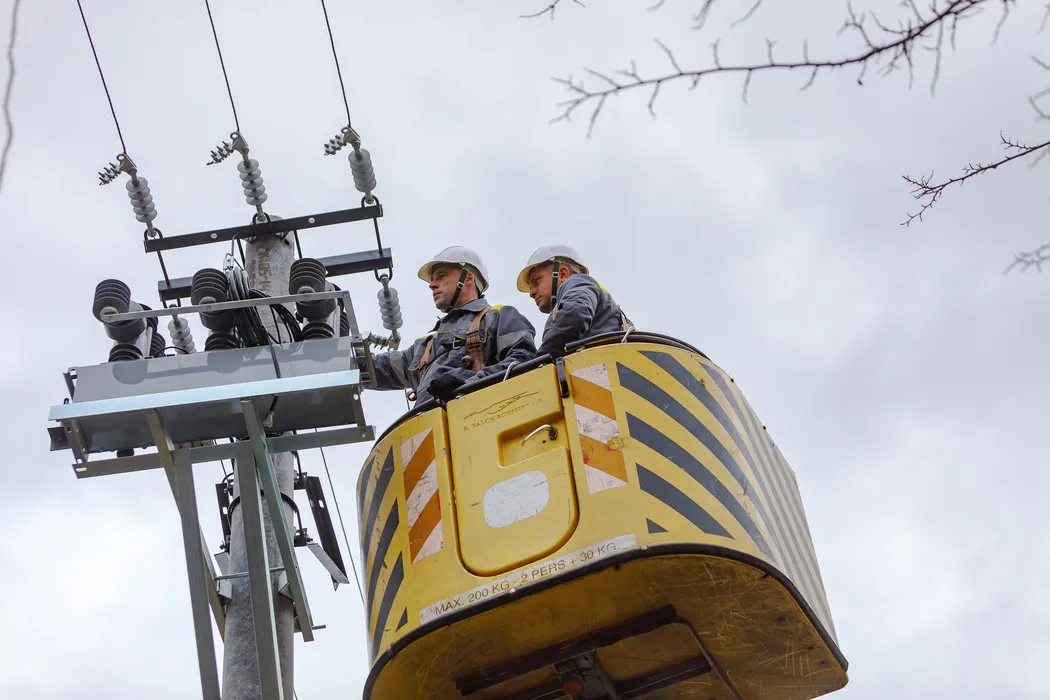 DTEK Grids’ emergency crews, restoring electricity