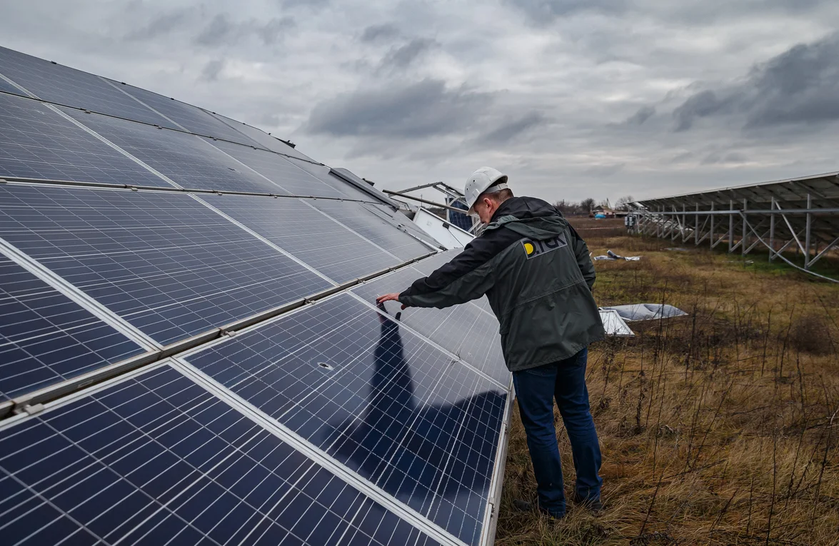 Tryfonivska SPP, solar panels, restoring
