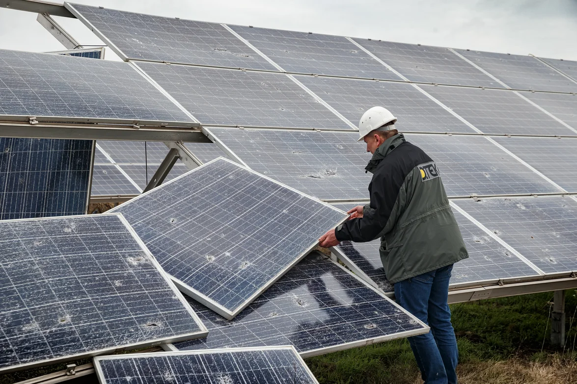 Tryfonivska SPP, solar panels, restoring