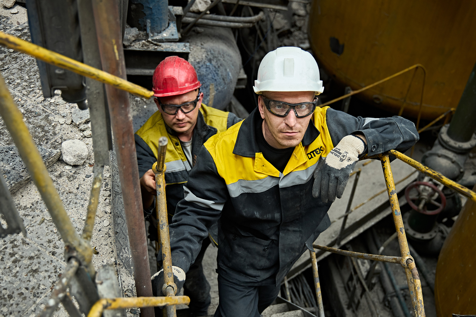 Engineers of DTEK's thermal power plant clear debris and eliminate the consequences of russian massive attacks