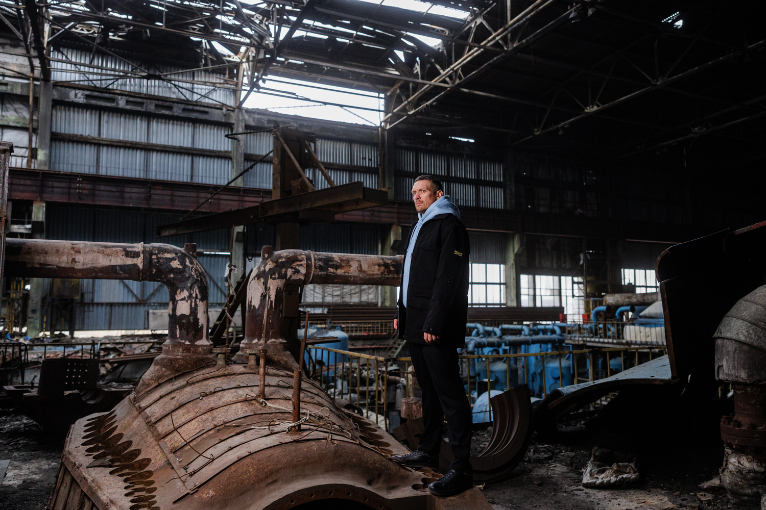 Usyk trains at a damaged DTEK power plant