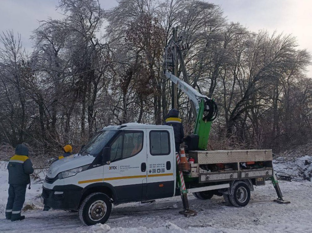 Power grids restoration by DTEK in -20°C conditions