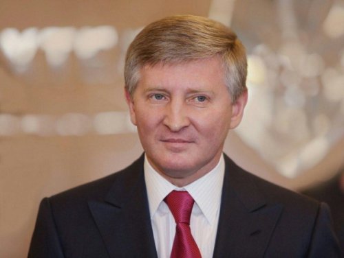 Рінат Ахметов: «Ми допомагаємо українській армії захистити суверенітет, а українцям – вистояти»