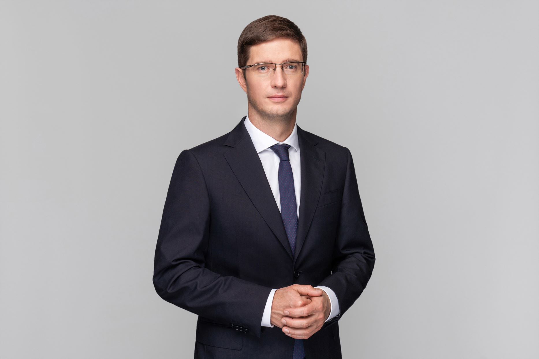 Аn international online press briefing held by DTEK Executive director Dmytro Sakharuk