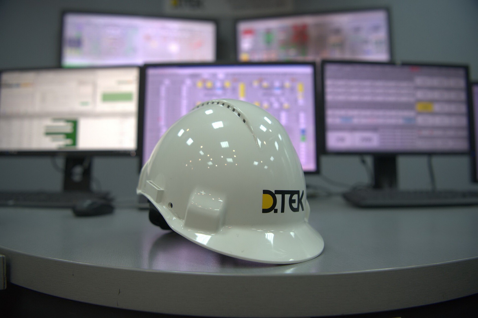 Women employees of DTEK on equal with men keep the energy front - Y. Burmistenko