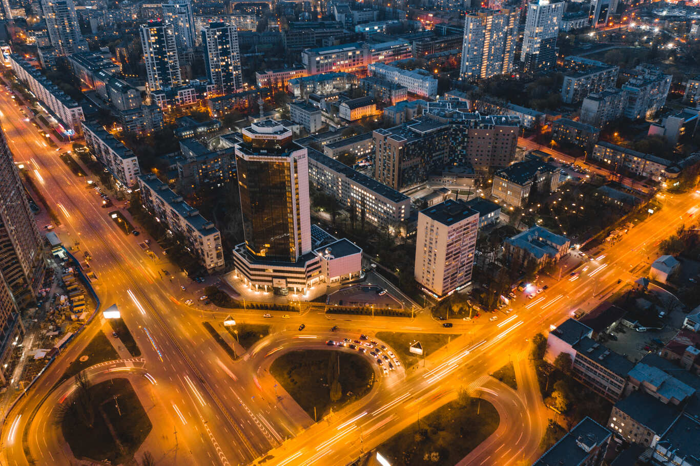 DTEK brings the lighting back: in March energy workers resumed electricity supply for 190 thousand families of Donetsk and Dnipropetrovsk regions
