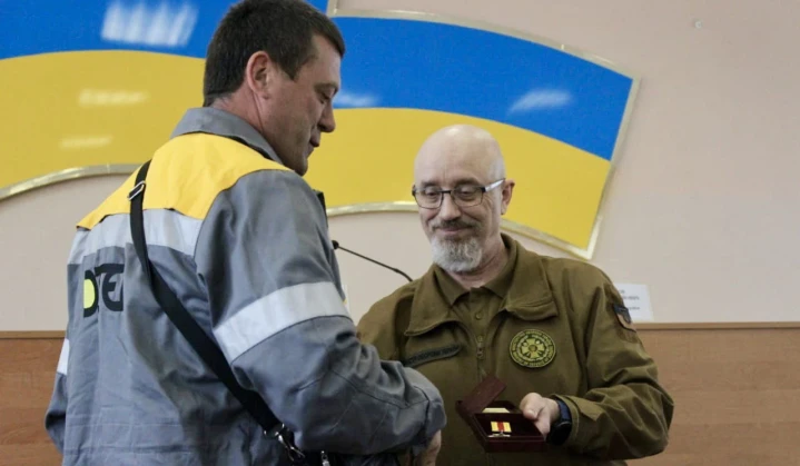 Energy workers of DTEK Dnipro Grids received an award for their support to the Armed Forces of Ukraine