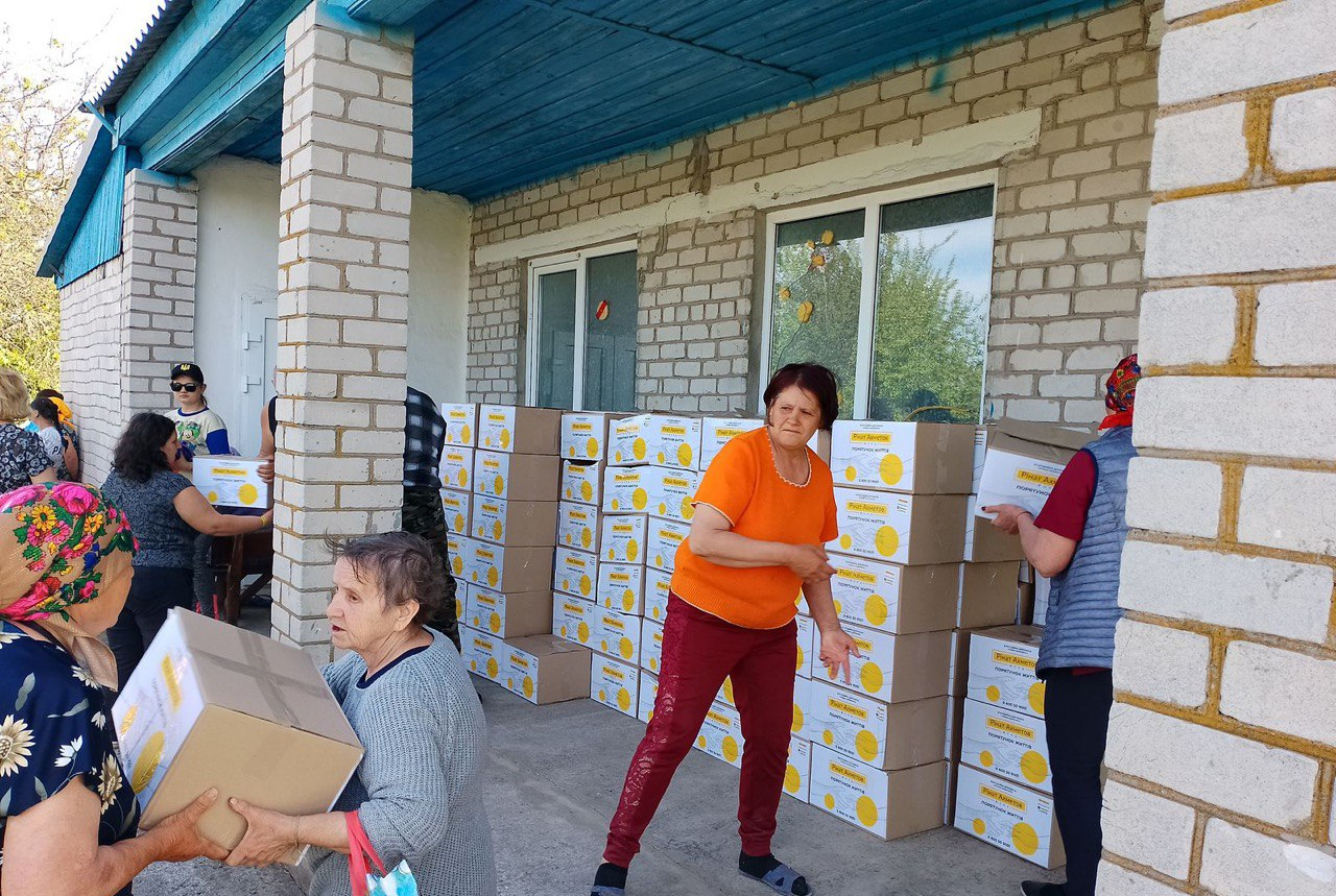 The village of Tryfonivka, liberated from russian occupation, receives one more aid from DTEK Renewables and Rinat Akhmetov Foundation