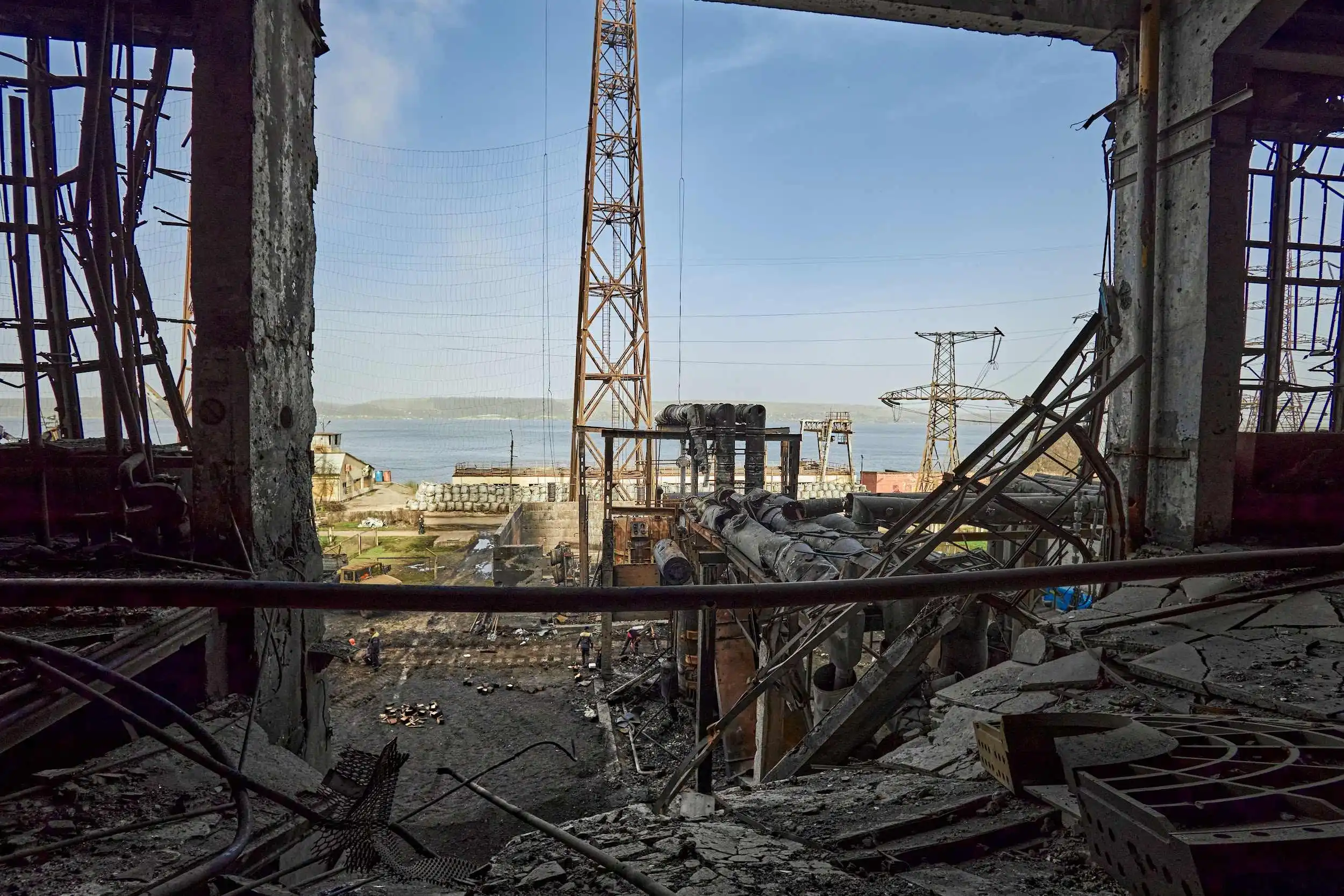 <strong>PBS News:</strong> how recent russian attacks on power plants have ravaged Ukraine’s energy system