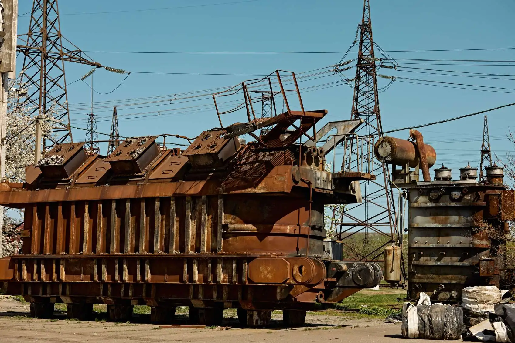 <strong>New York Times:</strong> Ukraine’s devastating energy grid battles a new foe: a sizzling heat wave