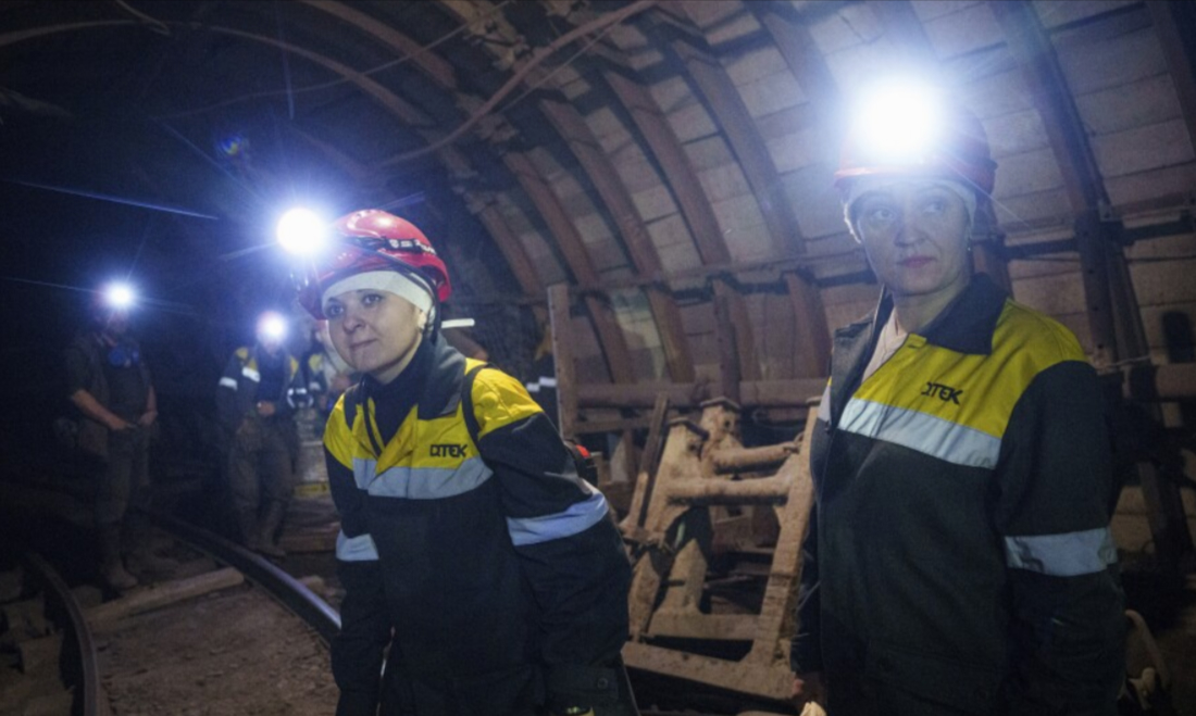 <strong>Associated Press:</strong> As war draws men to fight, Ukraine’s women take tough new jobs in machinery and mines