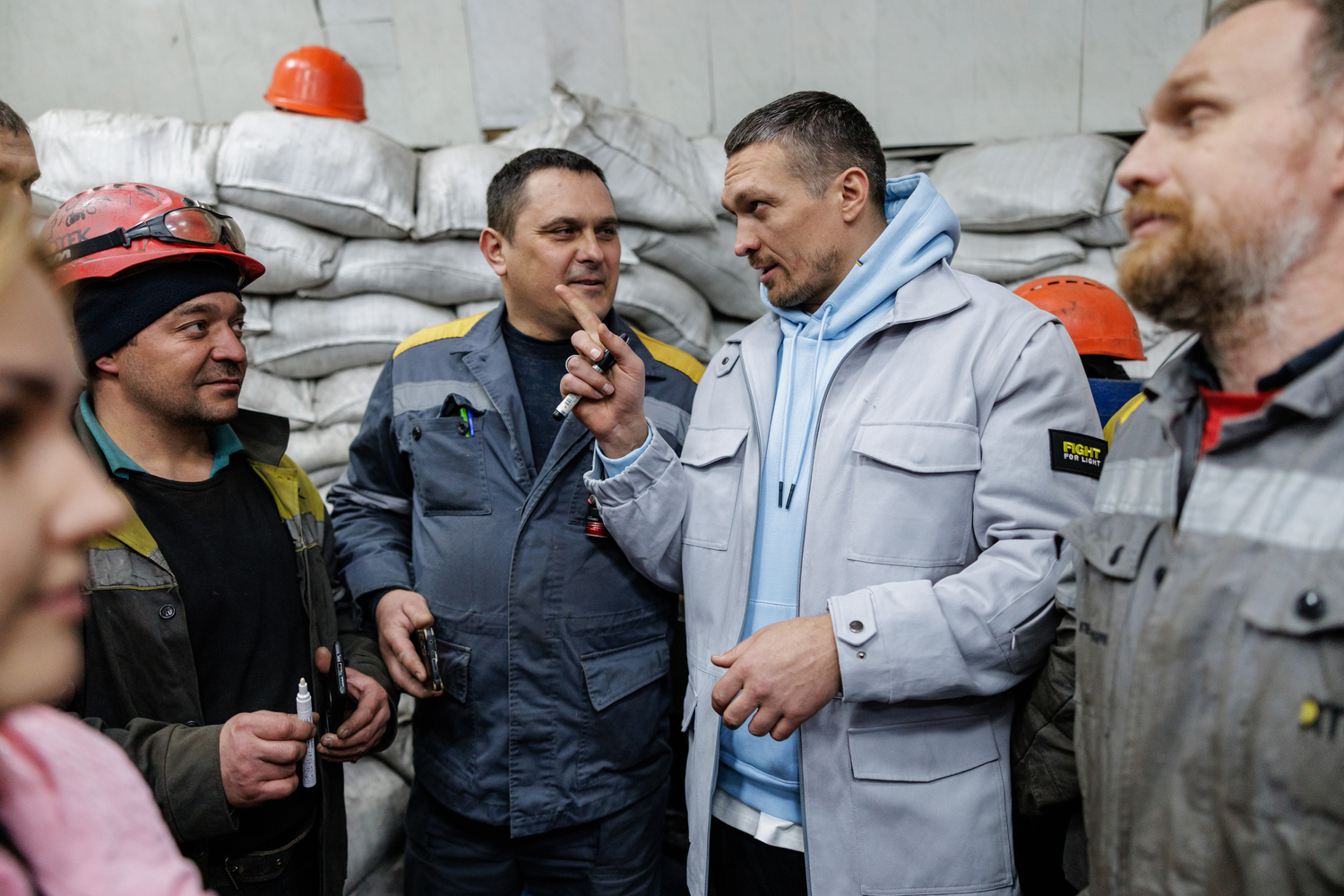 <strong>The Washington Post:</strong> Oleksandr Usyk lifts spirits at Ukrainian power plant amid fragile ceasefire