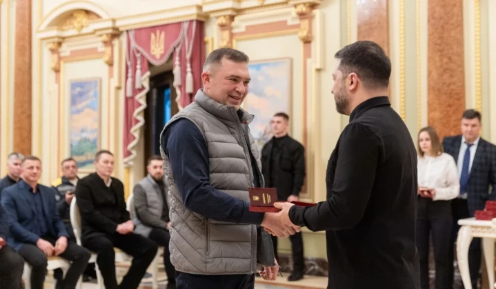 Президент нагородив одинадцятьох енергетиків ДТЕК державними нагородами за внесок у збереження світла в Україні