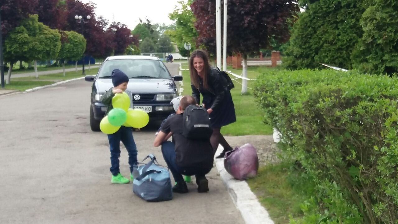 Додому! Енергетики ТЕС повернулися до рідних після найдовшої в житті робочої зміни