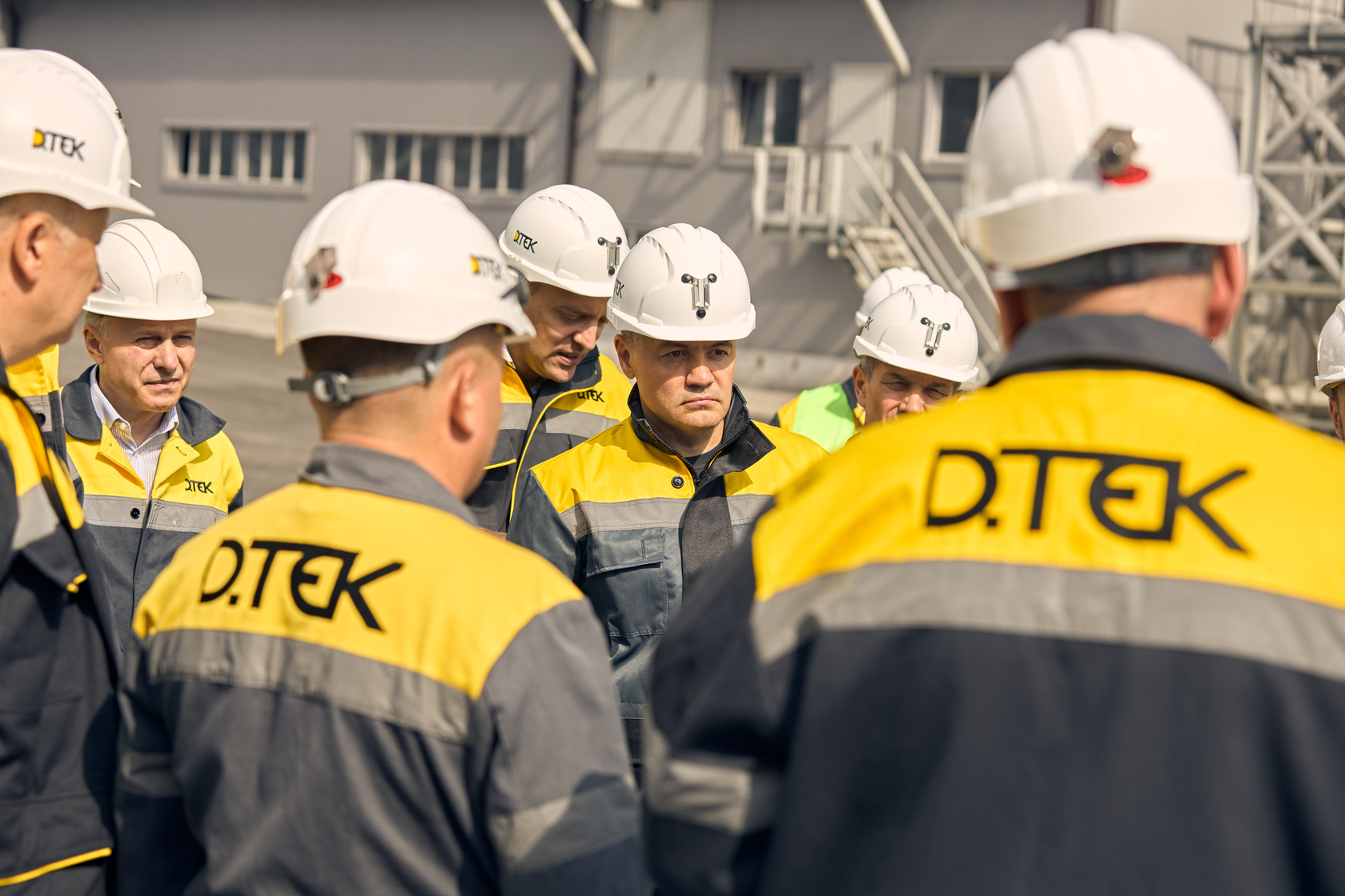 CEO Maxim Timchenko visits DTEK colleagues near frontline as winter preparations advance