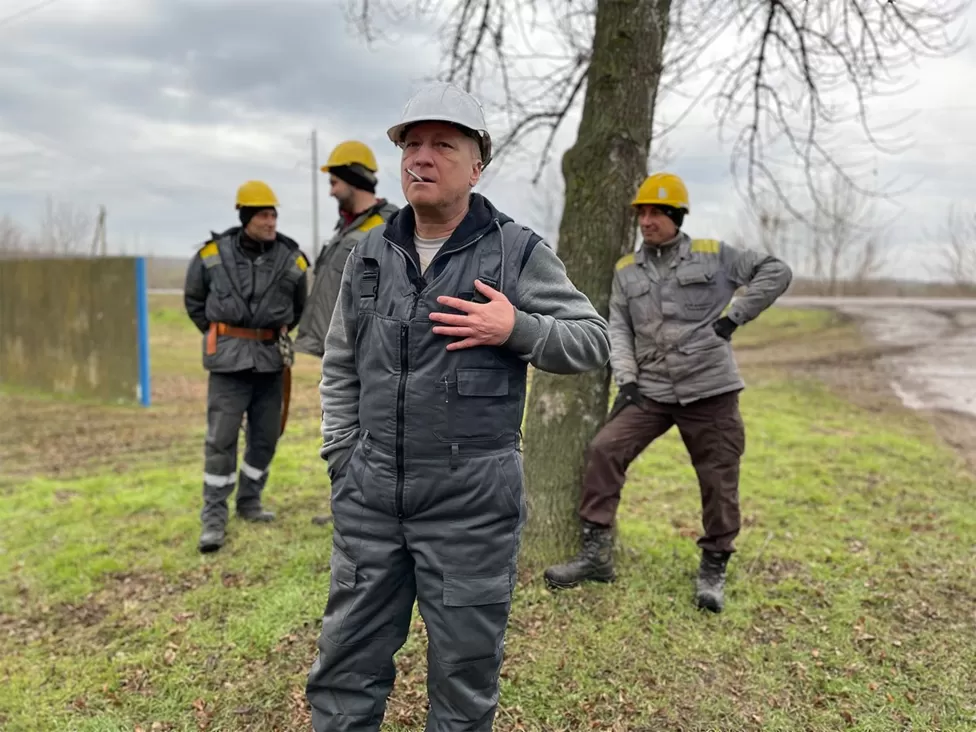 On the front line with DTEK`s engineers working to fix stricken power grid – BBC News. Picture 5